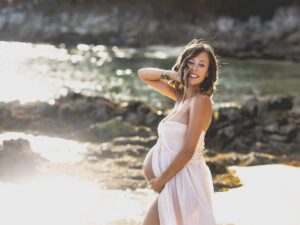 La sesión de embarazo en la playa de Iris