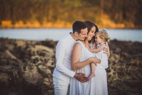 Las fotos de embarazo en la playa de Mariana por Viéndote Crecer Fotografía Infantil en Galicia