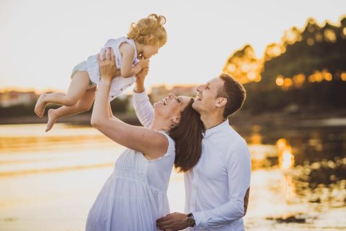 Las fotos de embarazo en la playa de Mariana por Viéndote Crecer Fotografía Infantil en Galicia