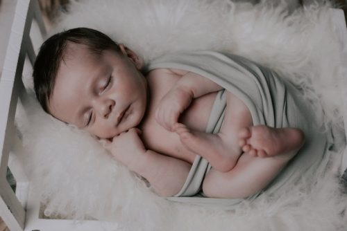 Las bonitas fotos de recién nacido de Martiño de Camelle por Viéndote Crecer Fotografía Infantil en Galicia