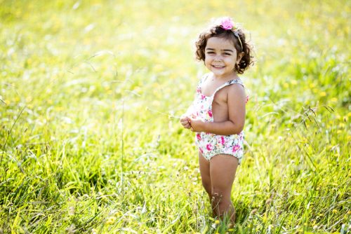 Las fotos de la sesión de fotos despues de un paseo por el campo de Tiago y Emilia por Viéndote Crecer Fotografía Infantil