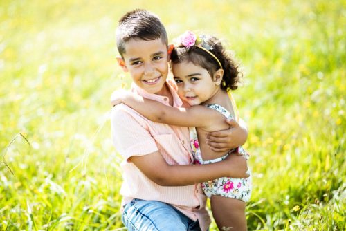 Las fotos de la sesión de fotos despues de un paseo por el campo de Tiago y Emilia por Viéndote Crecer Fotografía Infantil