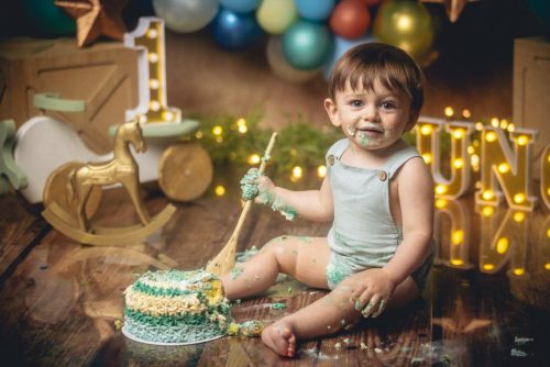 La sesión de Smash Cake de Martiño de Camelle por Viéndote Crecer Fotografía Infantil en Galicia